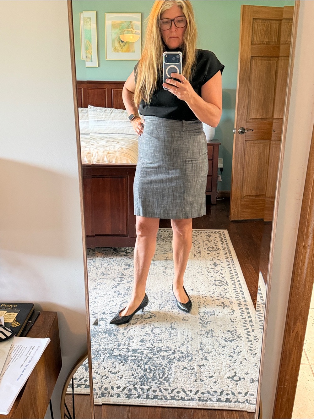 Classic Gray Pencil Skirt - Women's Professional Skirt
